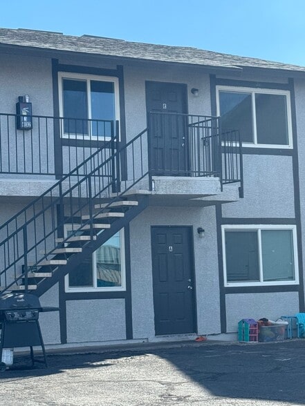 Building Photo - 432 E Sunset Rd