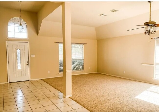 Building Photo - 9229 Daystar Dr