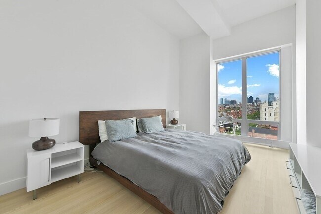 Building Photo - 360 Newbury St