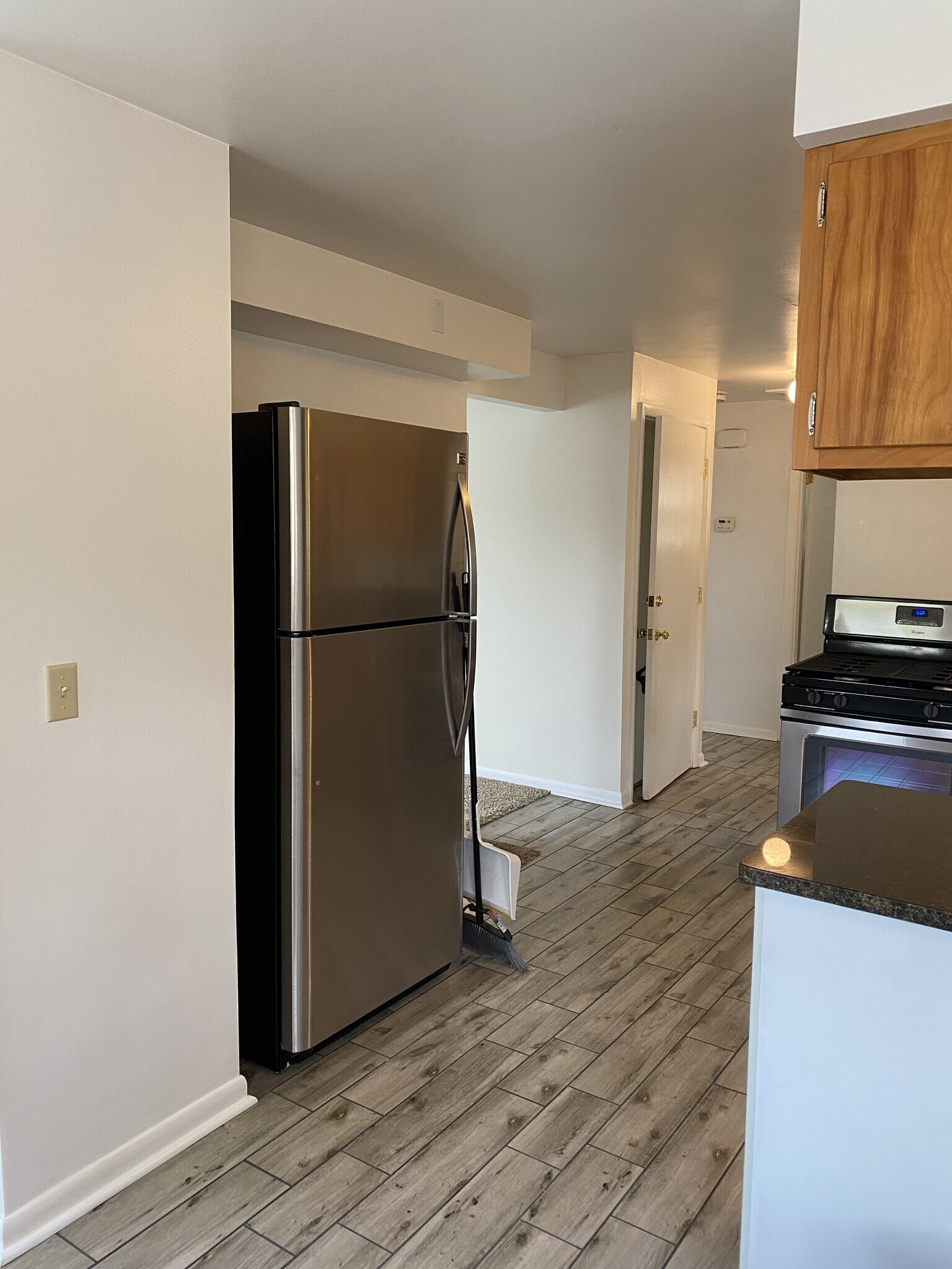 Building Photo - 4947 Charlemar Dr