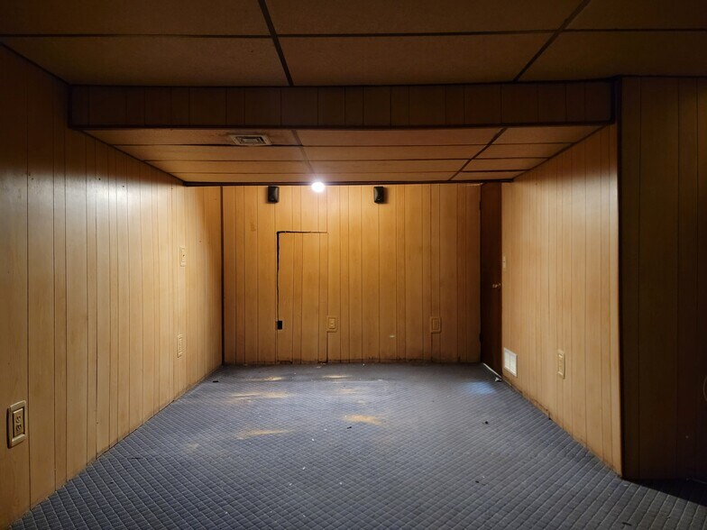 Building Photo - 119 Tom Ave