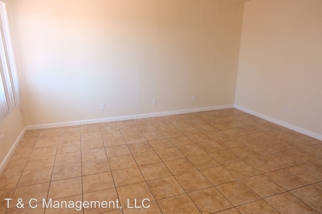 Interior Photo - 209 Charleston St NE