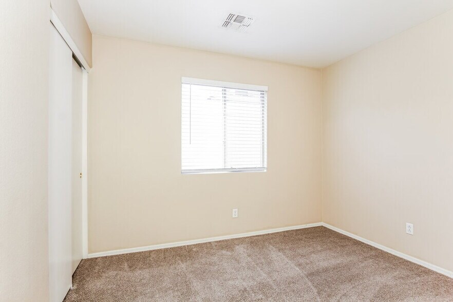 Building Photo - 12734 W Via Camille