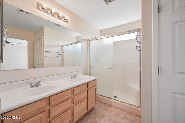 Building Photo - 2621 E Waterview Ct