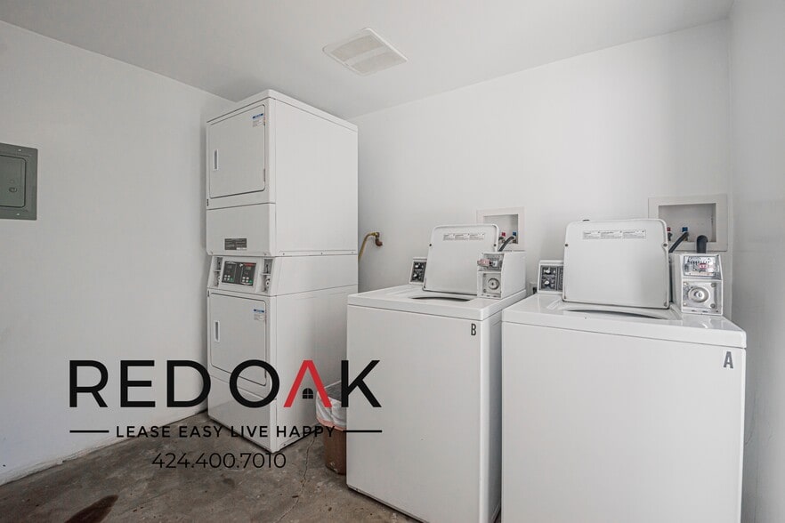 Building Photo - 211 S El Molino Ave