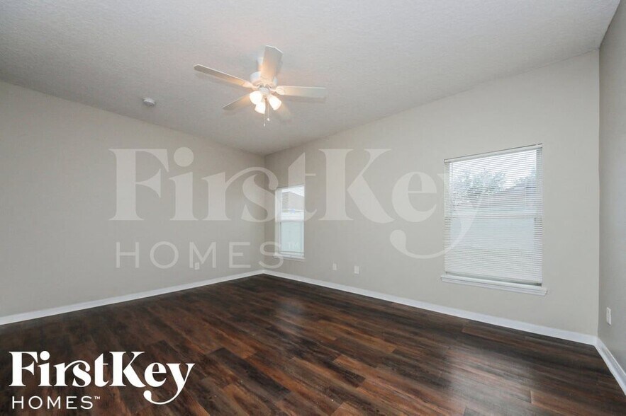 Building Photo - 4302 Hidden Meadow Dr