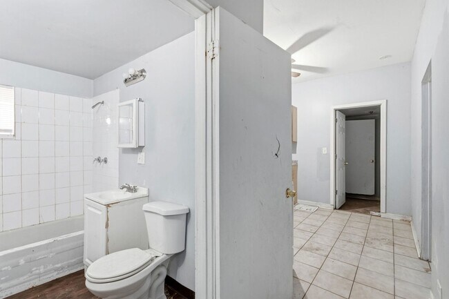 Building Photo - 6913 S Throop St
