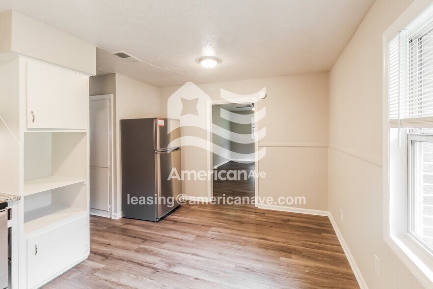 Building Photo - 2227 Danbury Dr