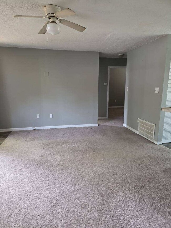 Building Photo - Woodland Trails