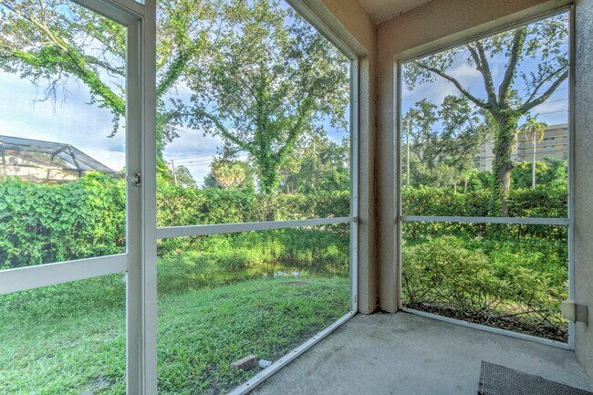 Building Photo - 1800 Bayshore Way