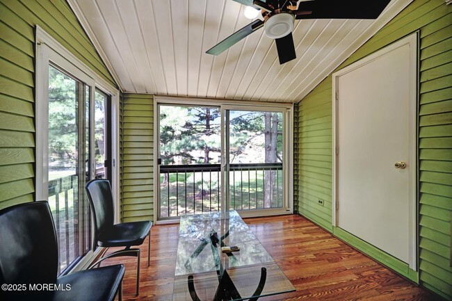 Building Photo - 236 Medford Ct