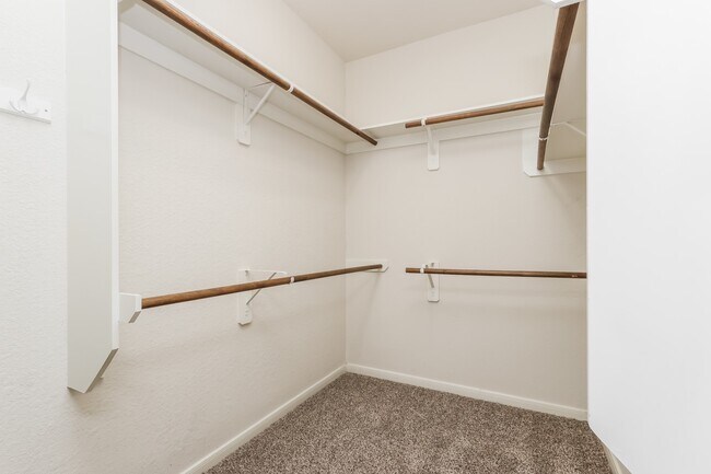 Building Photo - 20836 Sheridan Heights Ln