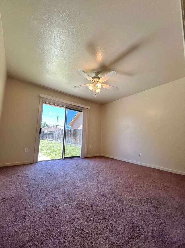 Building Photo - 960 Suiter St