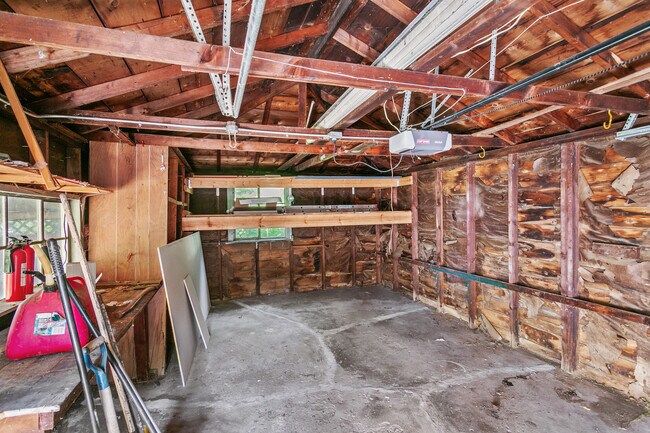 Building Photo - 17561 Hillside Ave