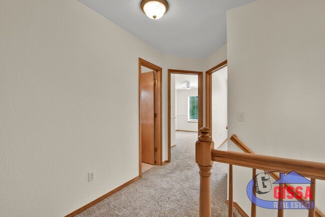 Building Photo - Beautiful home with 4 BR, 3.5 BA, 2 CAR wi...