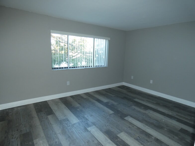 Building Photo - 8911 NW 28th Dr