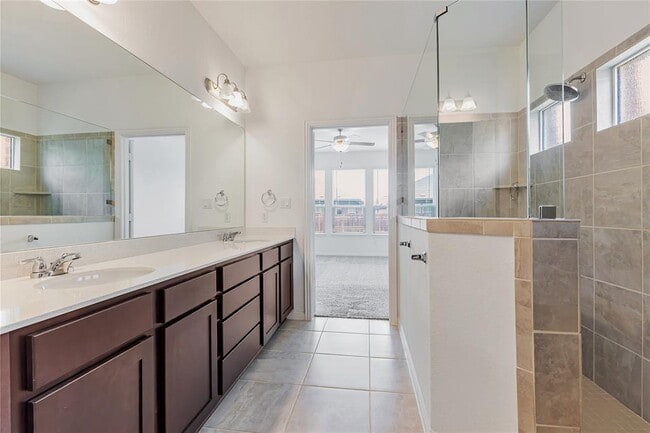 Building Photo - 408 Mante Ct