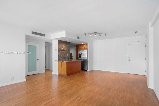 Building Photo - 3301 NE 5th Ave