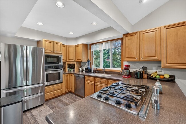 Building Photo - Coastal Elegance Near Sunrise Beach: Luxury 3BR/2.5BA Gig Harbor Home