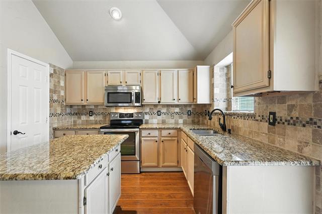 Building Photo - 638 Albrook Dr