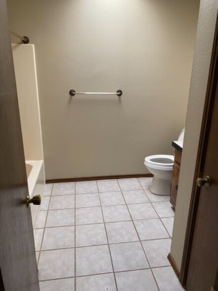 Building Photo - 3617 Tom Watson Dr