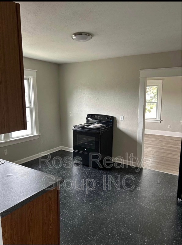 Building Photo - 711 Woodstock Ave