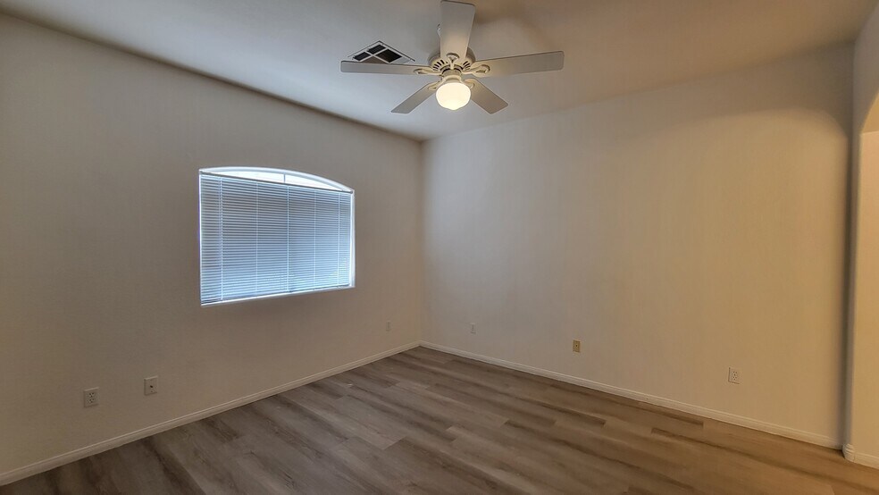 Building Photo - 3320 S Fort Apache Rd