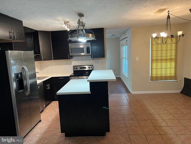 Building Photo - 6638 Antelope Ct