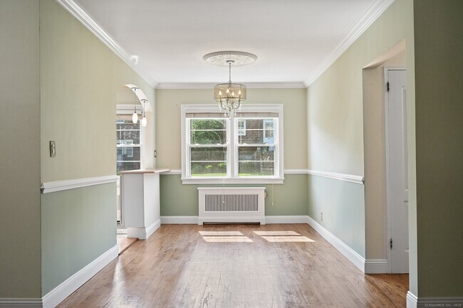 Building Photo - 246 Glenbrook Rd