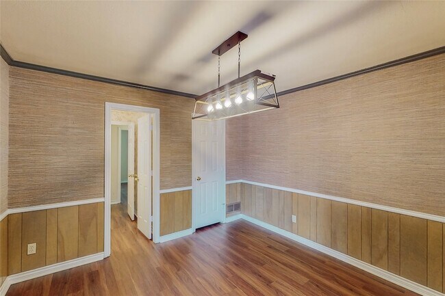 Building Photo - 7504 Summitview Dr