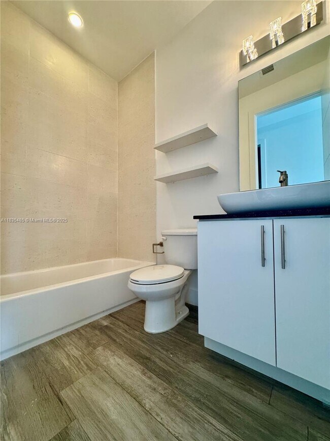 Building Photo - 2882 SW 37th Ct
