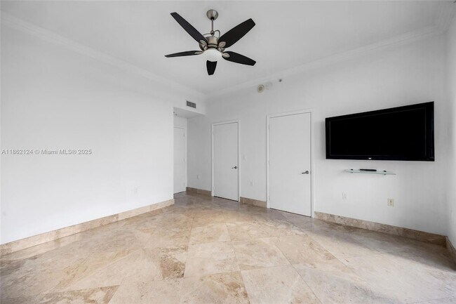 Building Photo - 704 N Ocean Blvd