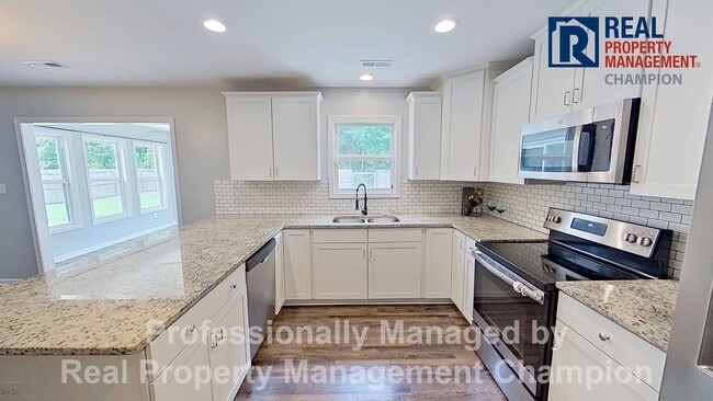 Building Photo - Perfect 3 BD 2 BA Home Just Minutes from MCAS Cherry Point