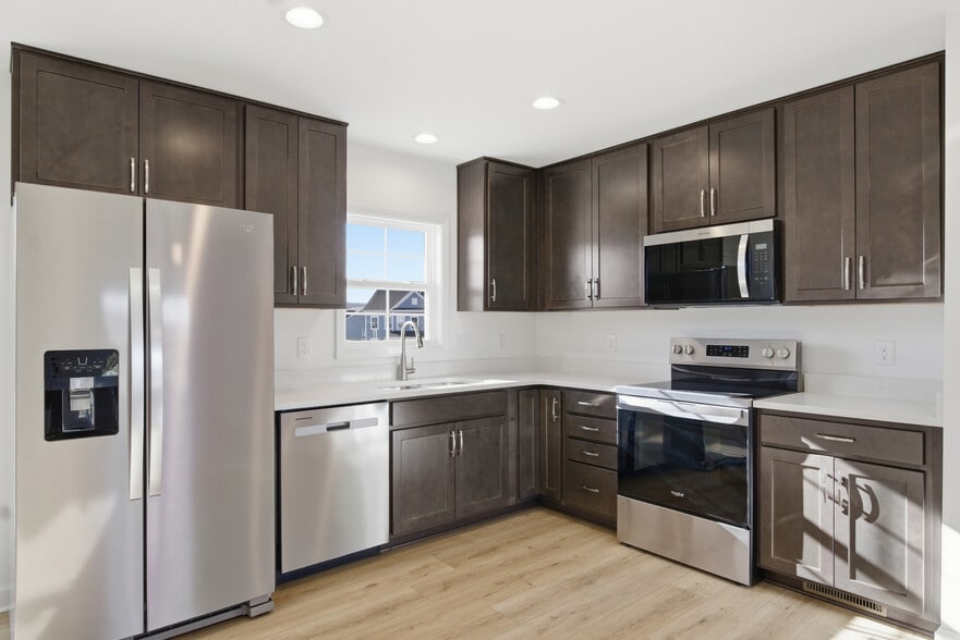 Building Photo - 4049 Emilia Way