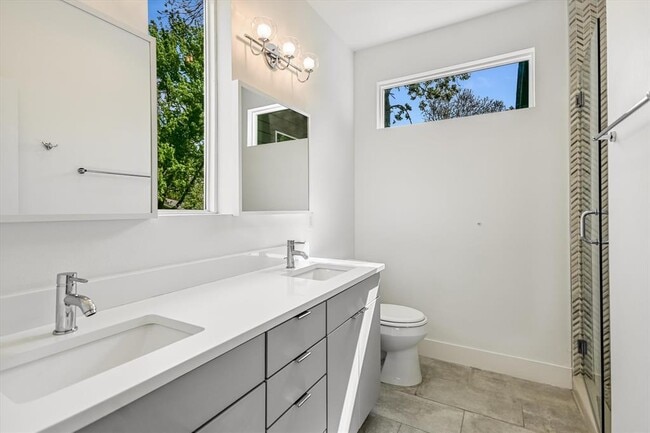 Building Photo - 1006 Payne Ave