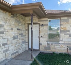 Building Photo - 1375 Loop 332