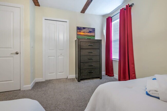 Building Photo - 4532 Target Blvd