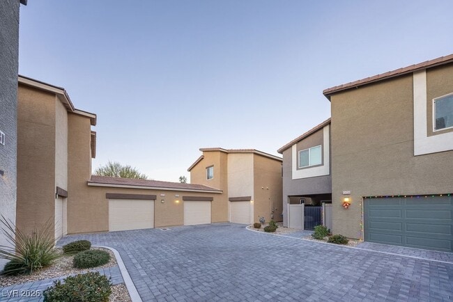 Building Photo - 4472 Sapphire Moon Ave