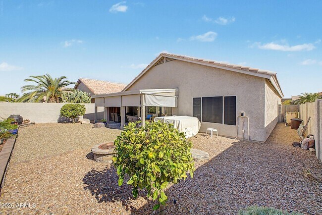 Building Photo - 9026 W Escuda Dr