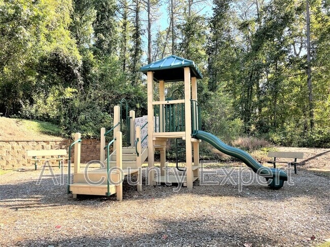 Building Photo - 599 Oakside Pl