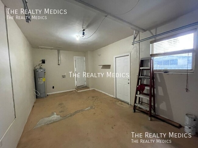 Building Photo - 1159 Fountainhead Dr