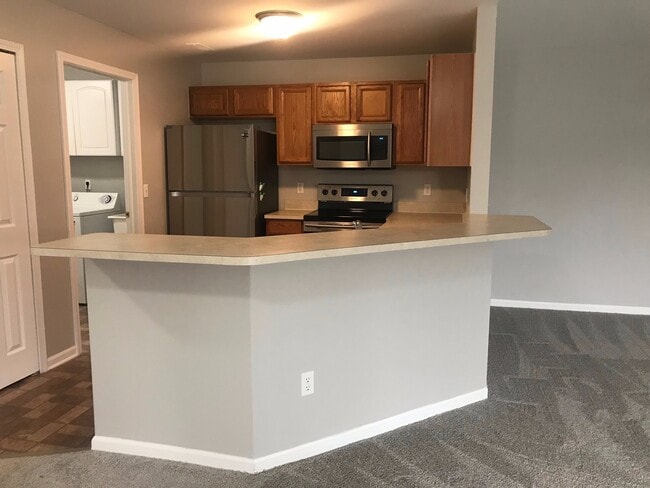 Building Photo - Sharp 2 bedroom, 2 bath upper condo in Nottingham  Cove sub for lease $1700 a month.