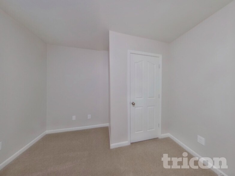 Building Photo - 4729 Brewer Dr