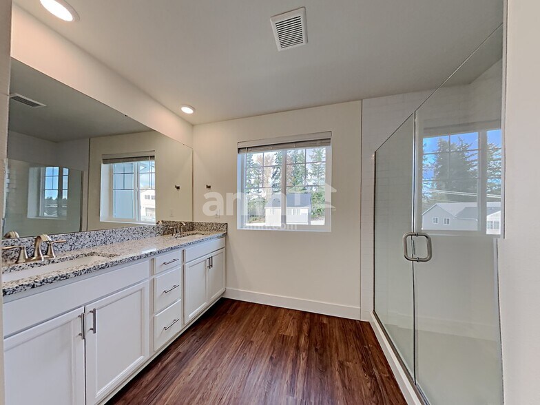 Building Photo - 1620 192nd St Ct E