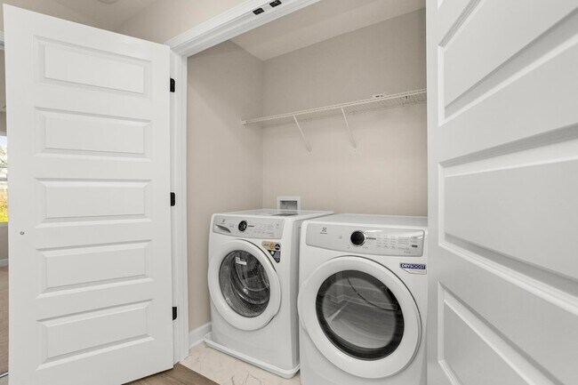 Building Photo - 521 Tappan Private Ln