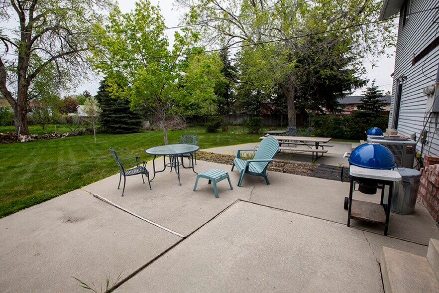 Building Photo - 3298 E Fort Union Blvd