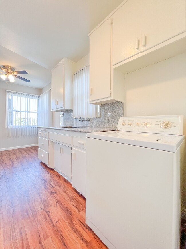 Building Photo - 4640 E 4th St