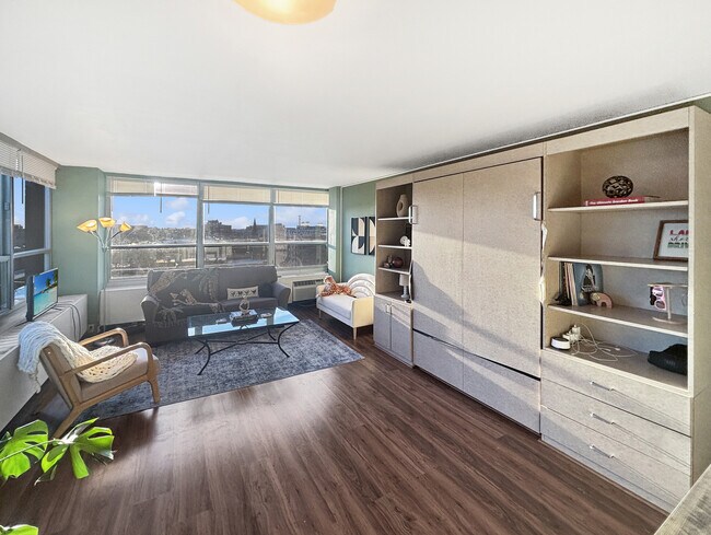 Building Photo - 3550 N Lake Shore Dr