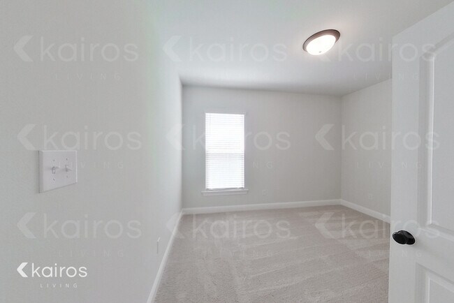 Building Photo - 103 Aubergine Ln.