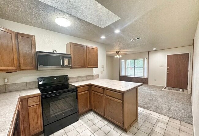 Building Photo - 1291 Edgewater Falls